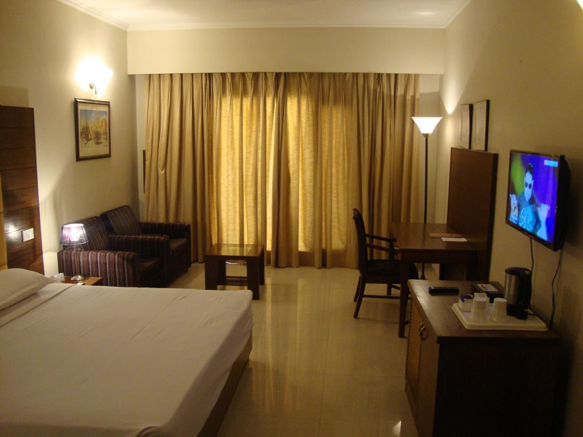 Hotel North Park Панчкула Экстерьер фото